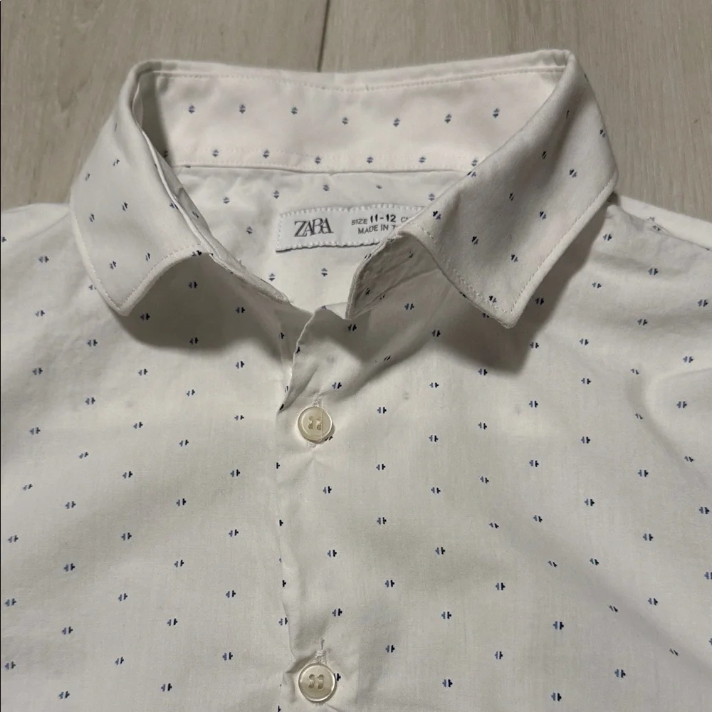Zara Boys White Long-Sleeve Button-Up Shirt with DotPrint size 11-12 Dress Shirt